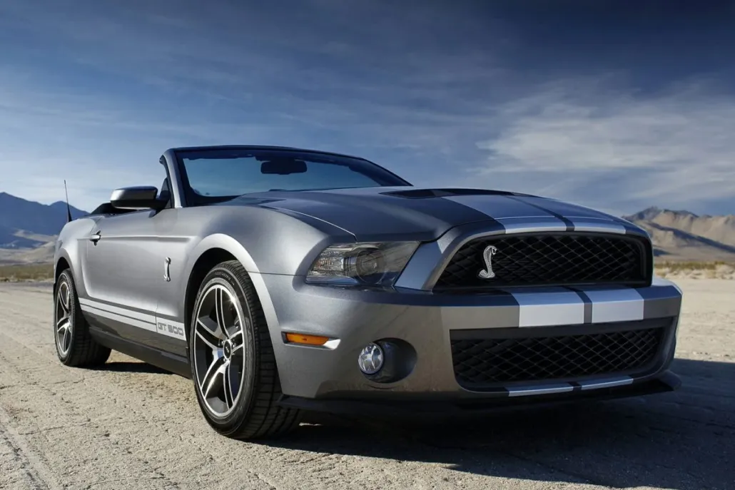 2010 Ford Mustang Convertible photo 1