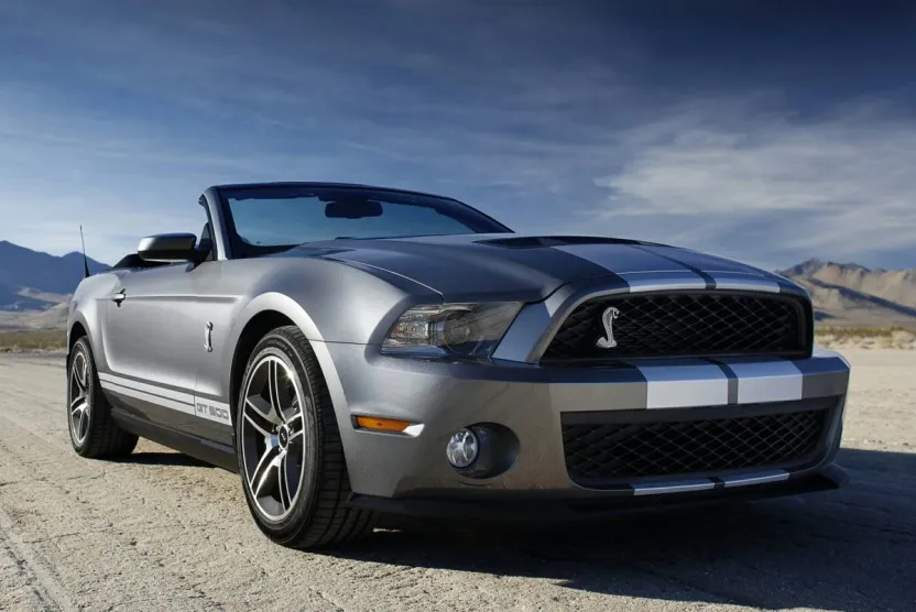 2010 Ford Mustang Convertible photo 1