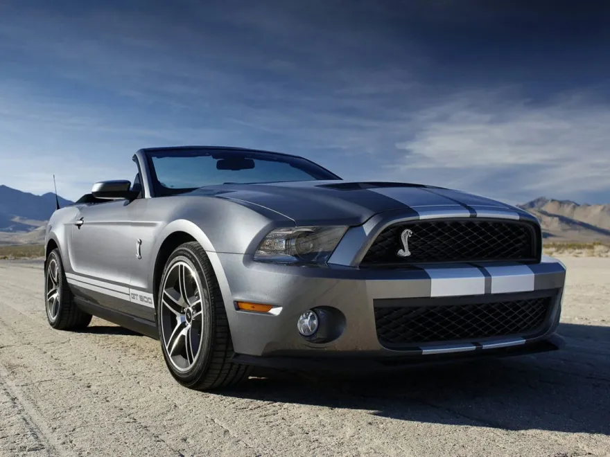 2010 Ford Mustang Convertible photo 1