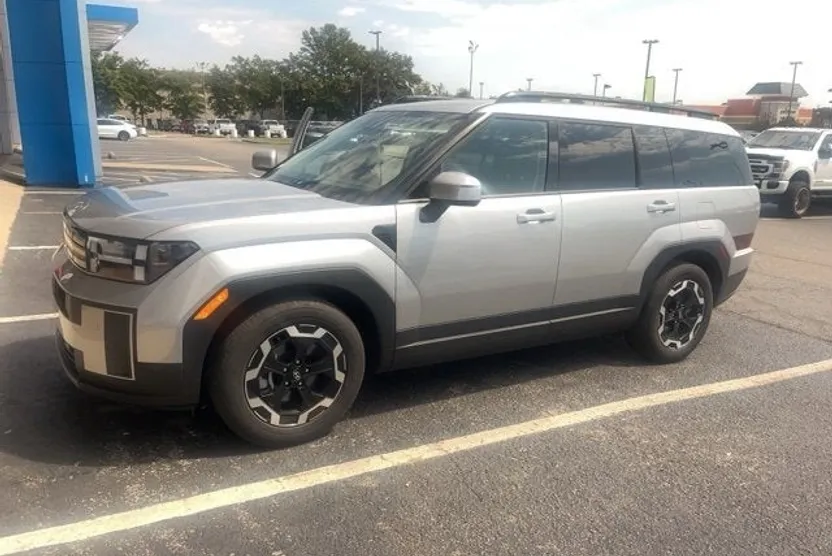 2025 Hyundai Santa Fe SEL photo 1