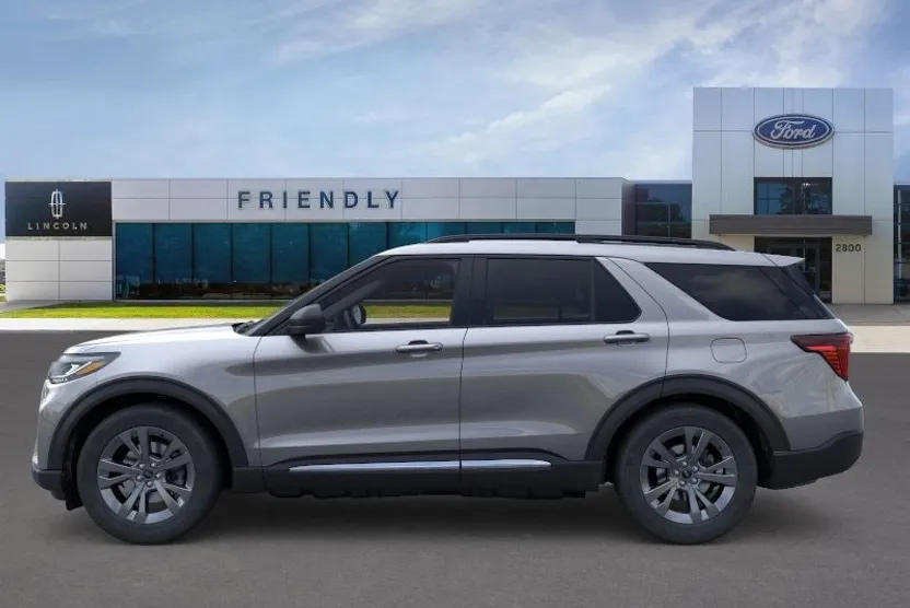 2025 Ford Explorer photo 1
