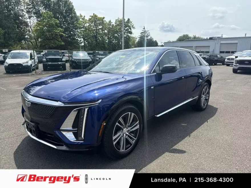 2024 Cadillac Lyriq Luxury photo 1