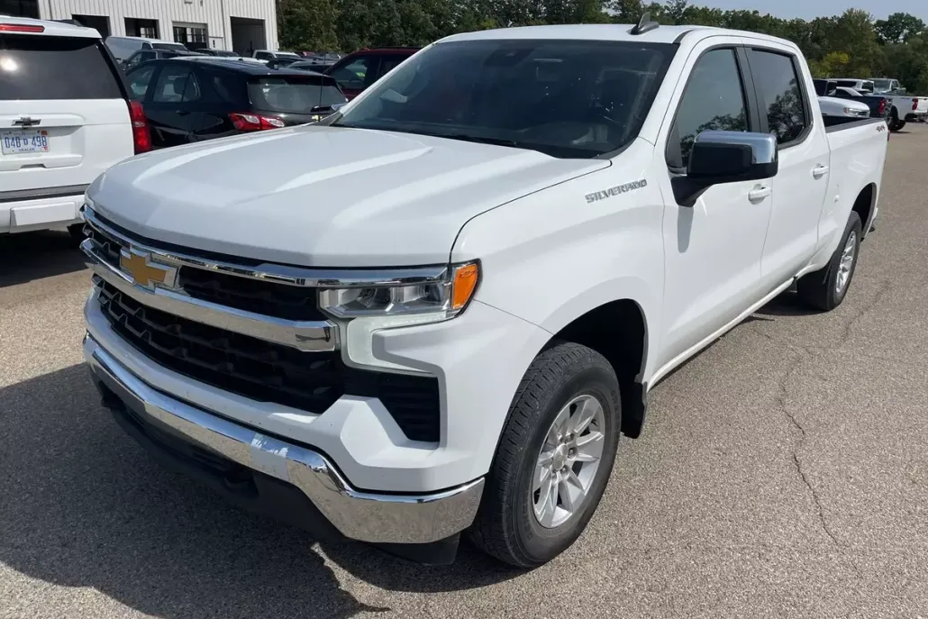 2023 Chevrolet Silverado 1500 LT photo 1
