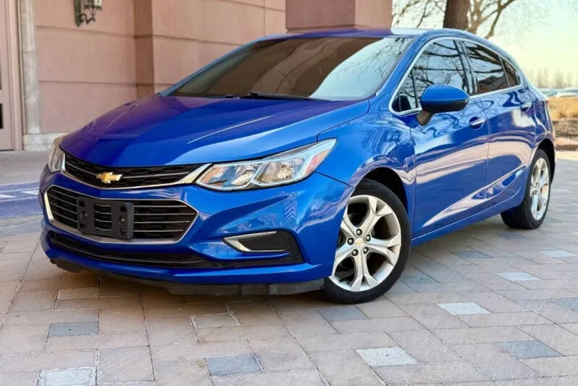 2018 Chevrolet Cruze Premier photo 1