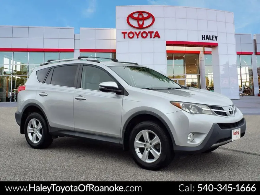 2013 Toyota RAV4 XLE photo 1