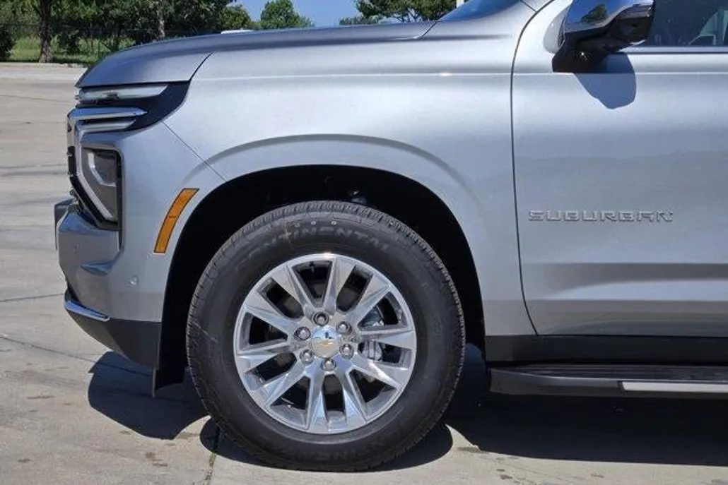 2025 Chevrolet Suburban Premier photo 1