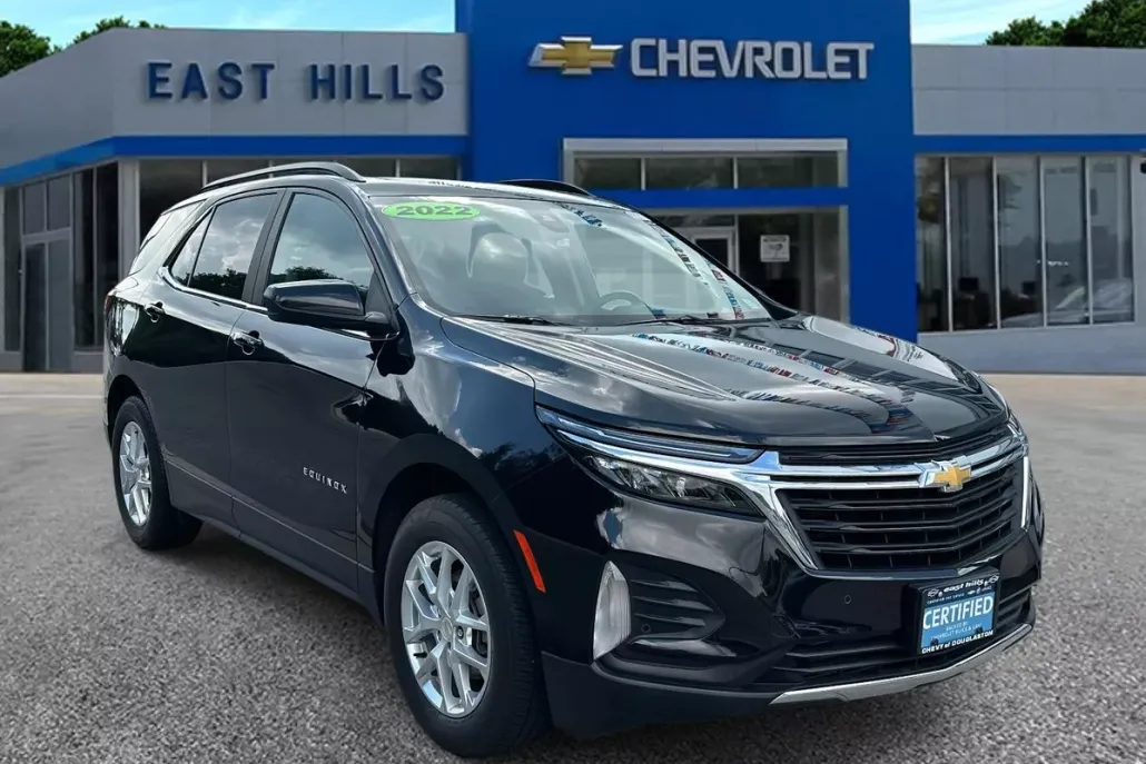 2022 Chevrolet Equinox LT photo 1