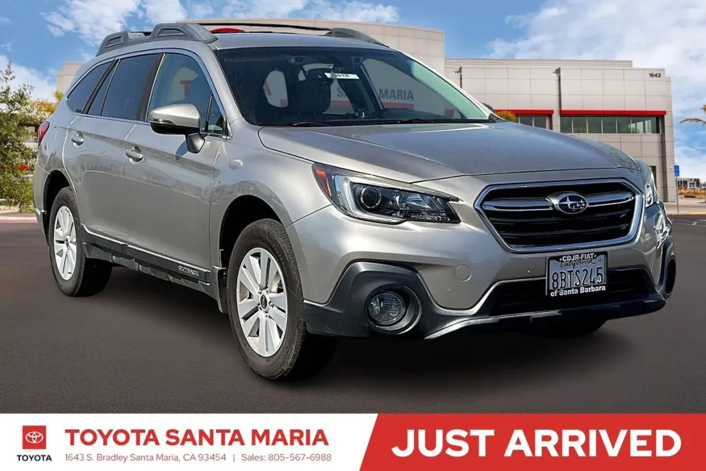 2018 Subaru Outback Premium photo 1