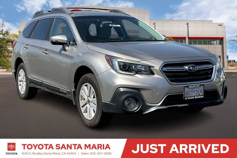2018 Subaru Outback Premium photo 1