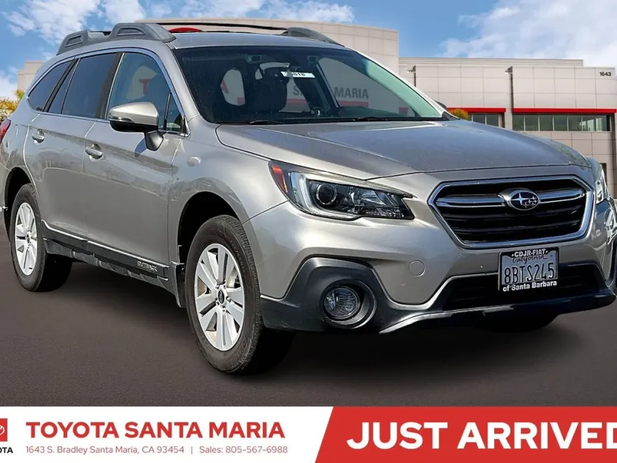 2018 Subaru Outback Premium photo 1