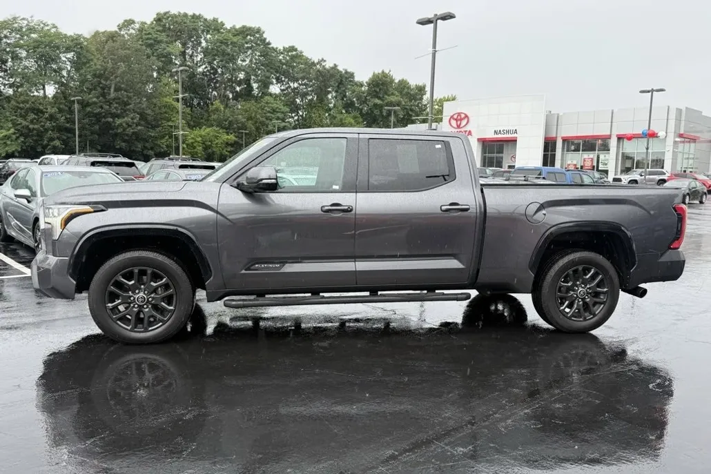 2023 Toyota Tundra Platinum photo 1