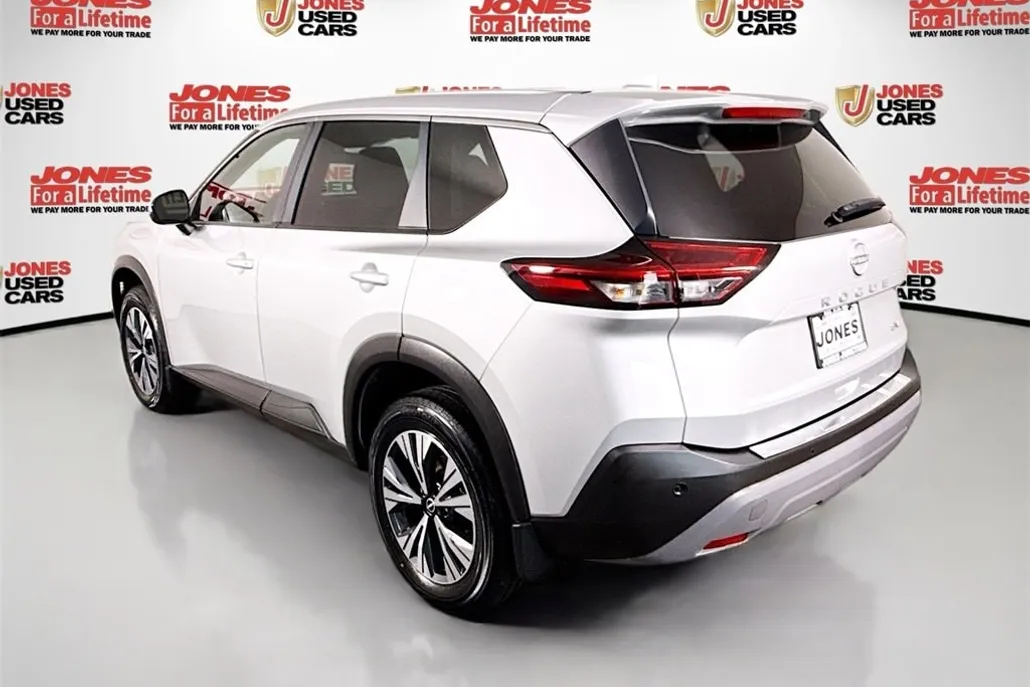 2022 Nissan Rogue SV photo 1