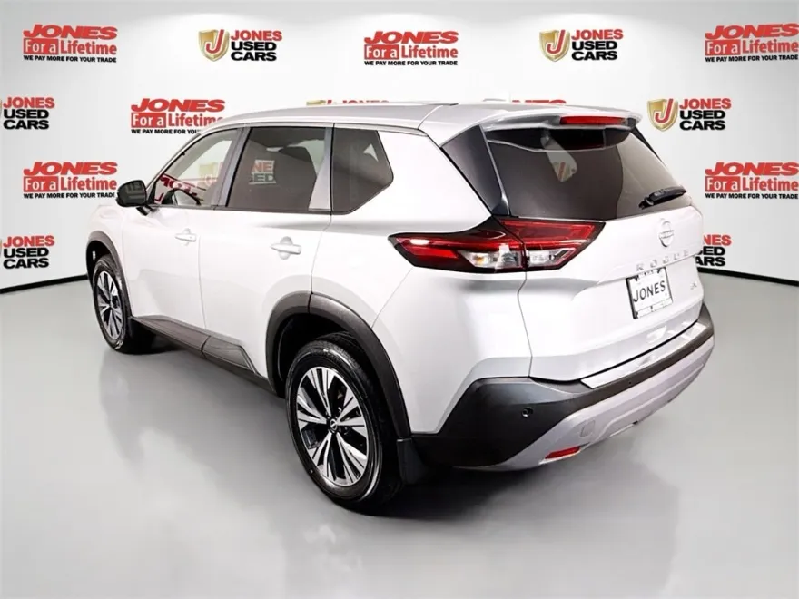 2022 Nissan Rogue SV photo 1