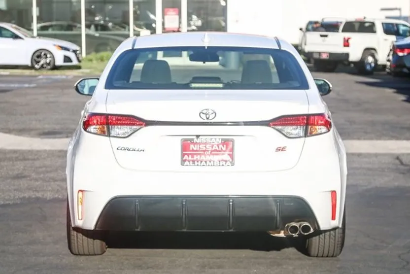 2024 Toyota Corolla SE Premium photo 1