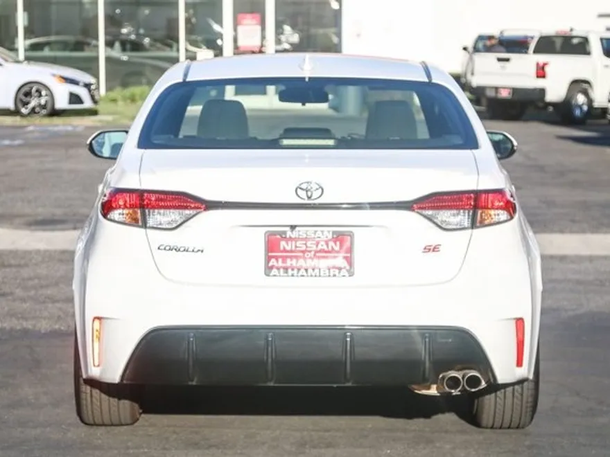 2024 Toyota Corolla SE Premium photo 1