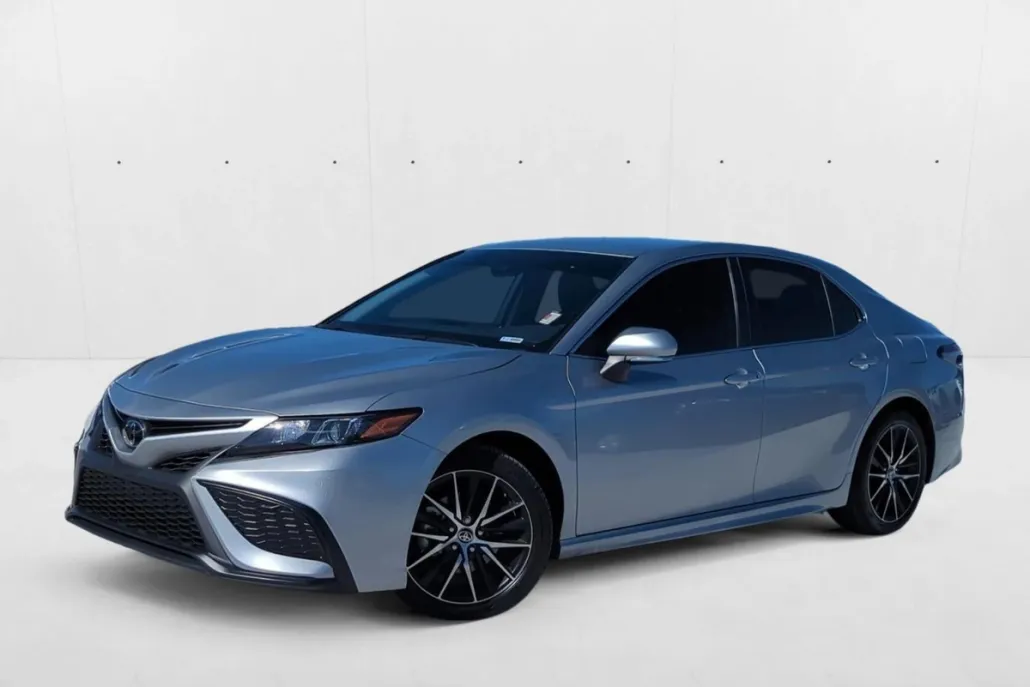 2023 Toyota Camry SE photo 1