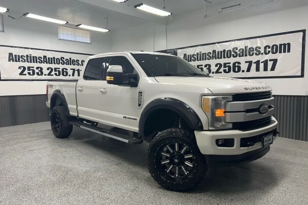2017 Ford F-250 Lariat photo 1