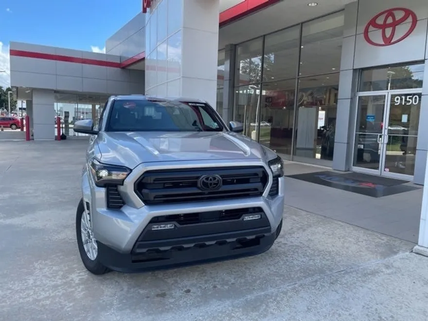 2025 Toyota Tacoma SR5 photo 1