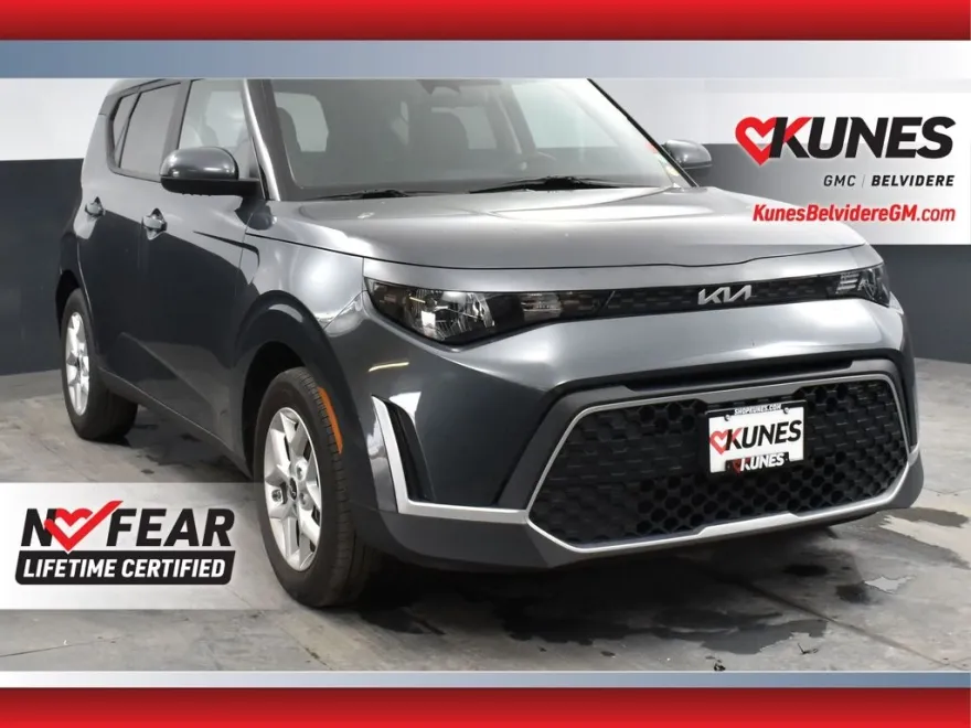2024 Kia Soul LX photo 1