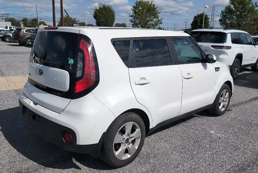 2018 Kia Soul Base photo 1