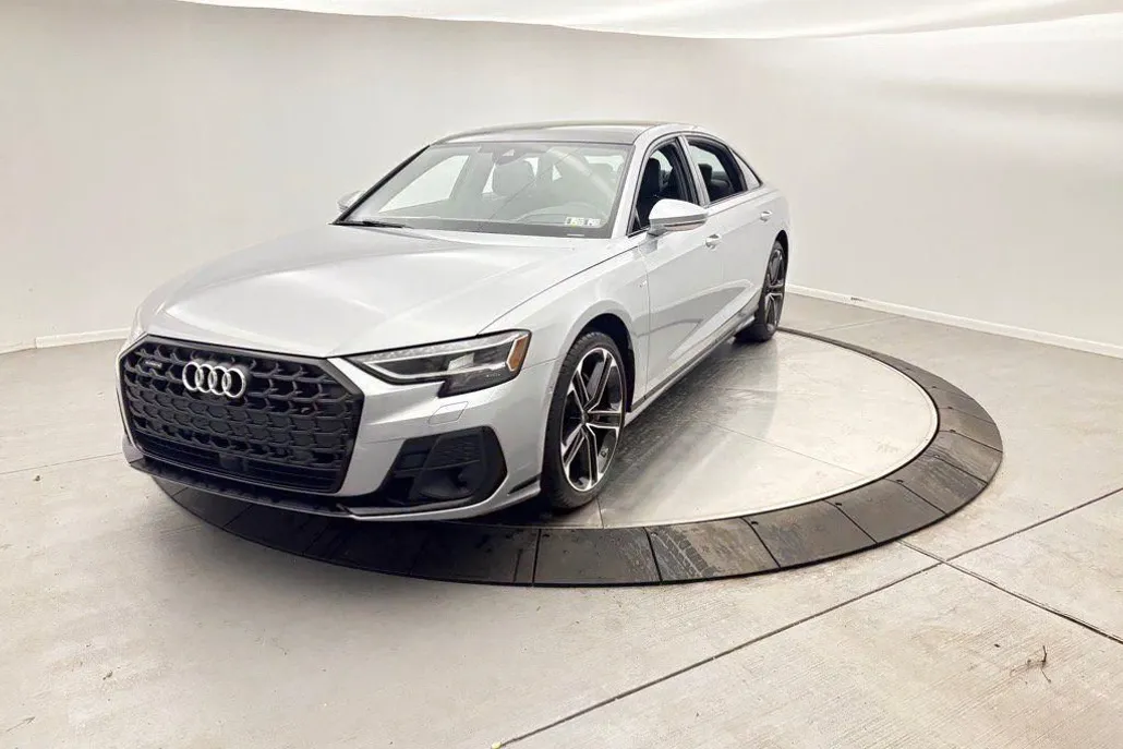 2025 Audi A8 L 55 photo 1