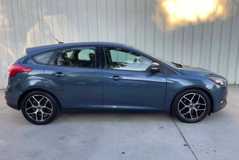 2018 Ford Focus SEL photo 1