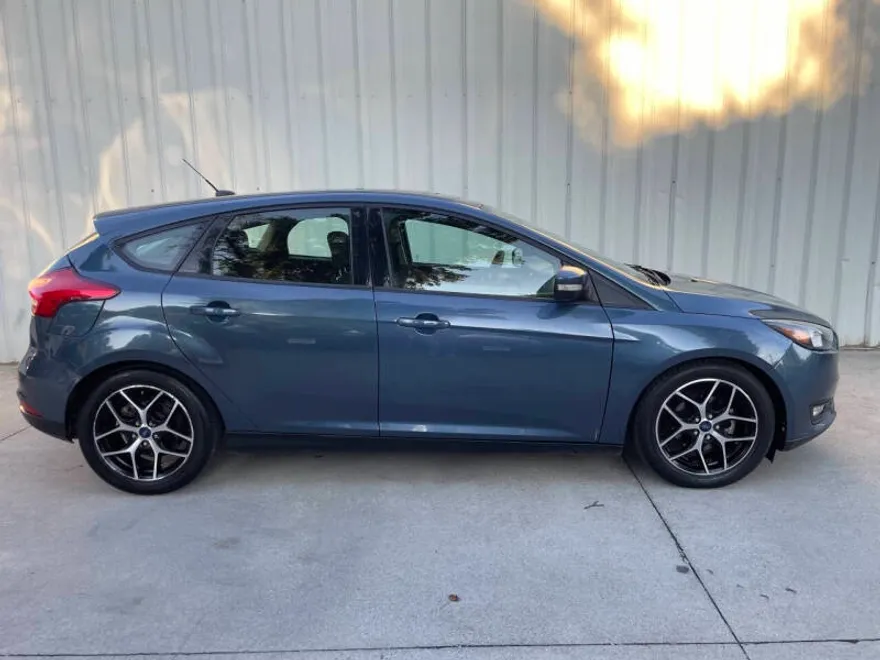 2018 Ford Focus SEL photo 1