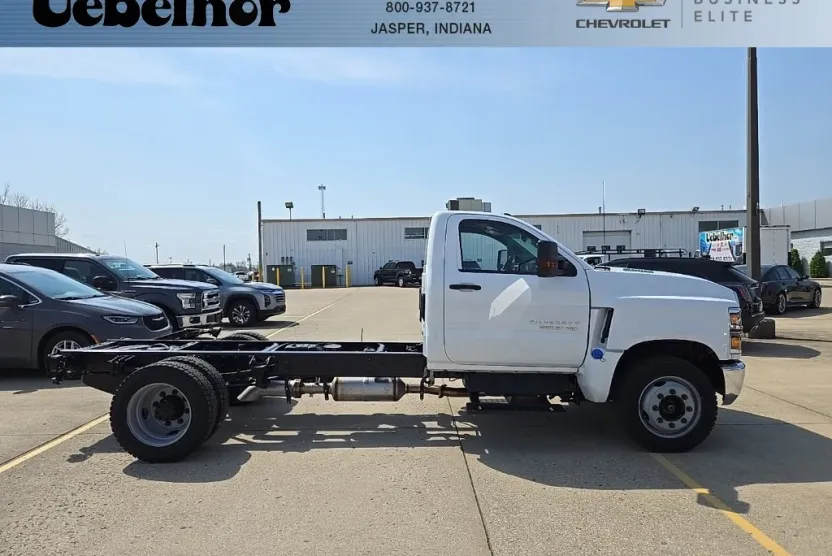 2023 Chevrolet Silverado 5500HD Work Truck photo 1