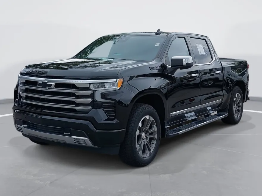 2024 Chevrolet Silverado 1500 High Country photo 1