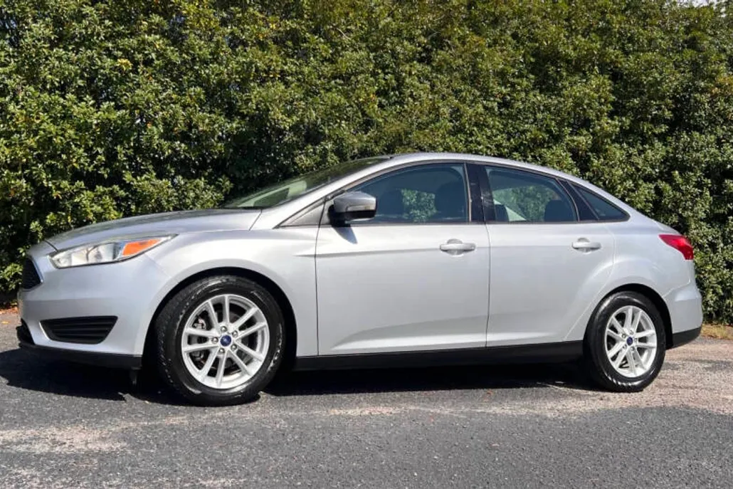 2016 Ford Focus SE photo 1