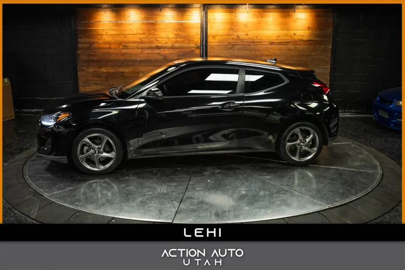 2020 Hyundai Veloster 2.0L Premium photo 1