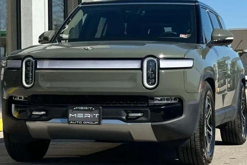 2022 Rivian R1S Launch Edition photo 1