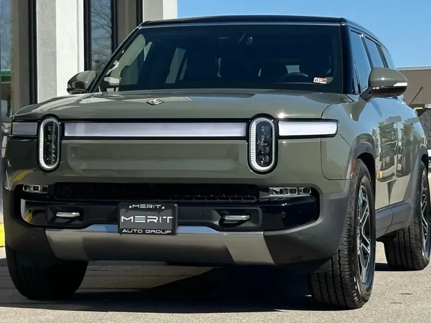 2022 Rivian R1S Launch Edition photo 1