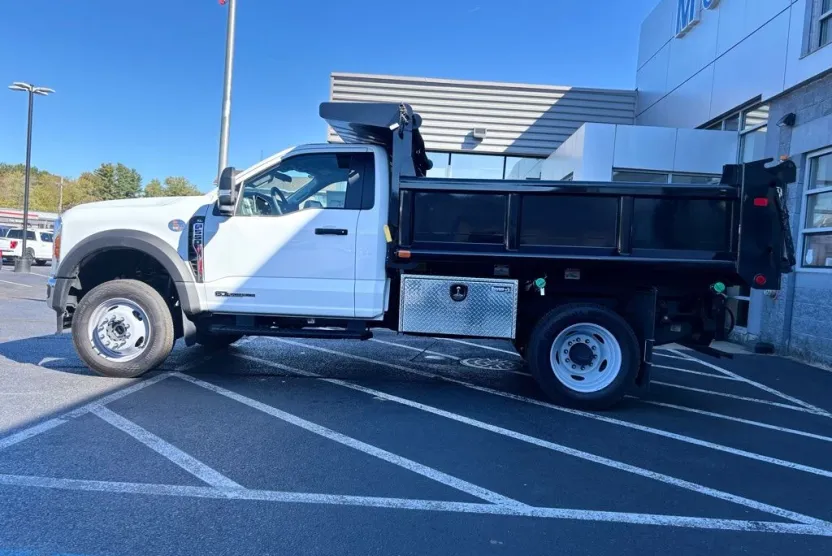 2025 Ford F-550 XL photo 1