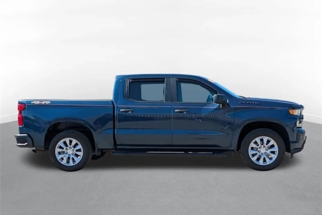 2022 Chevrolet Silverado 1500 Custom photo 1