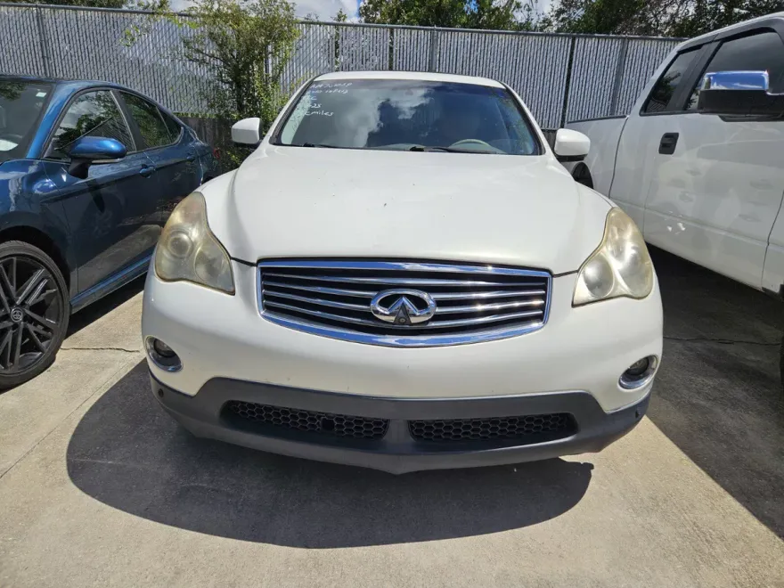 2010 Infiniti EX35 Journey photo 1