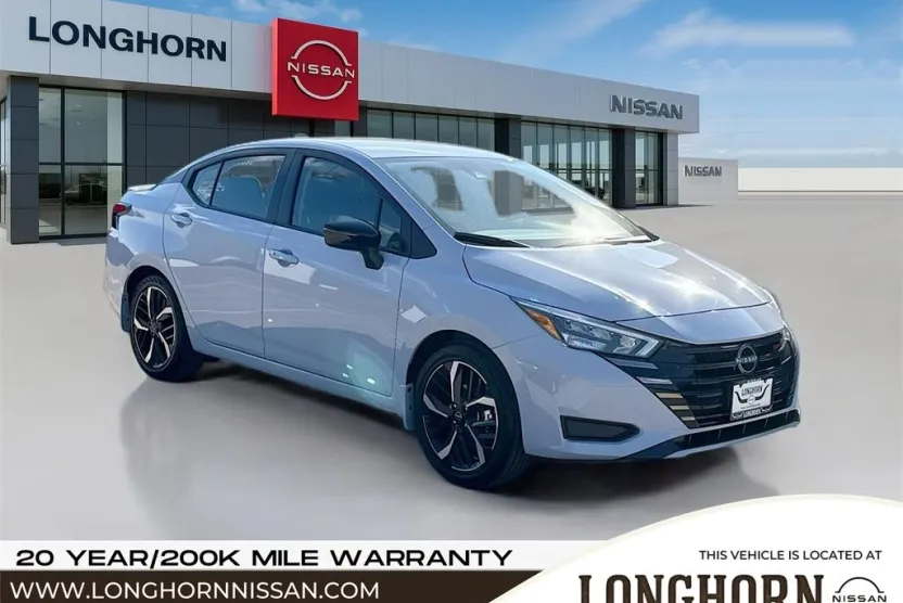 2025 Nissan Versa SR photo 1