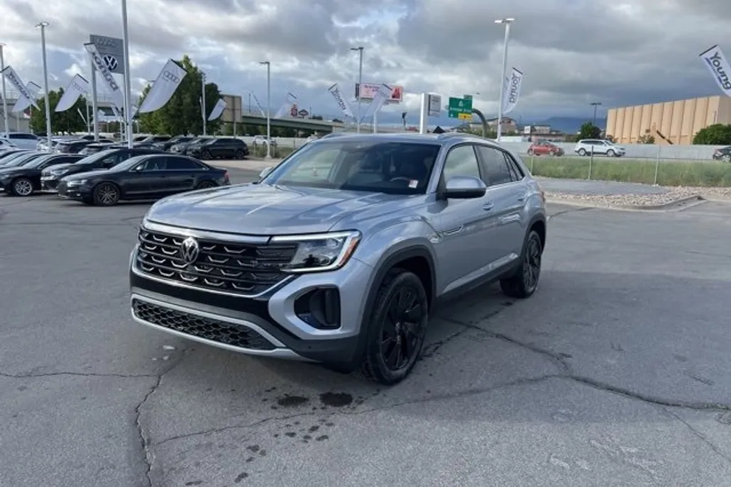 2025 Volkswagen Atlas Cross Sport SE Technology photo 1