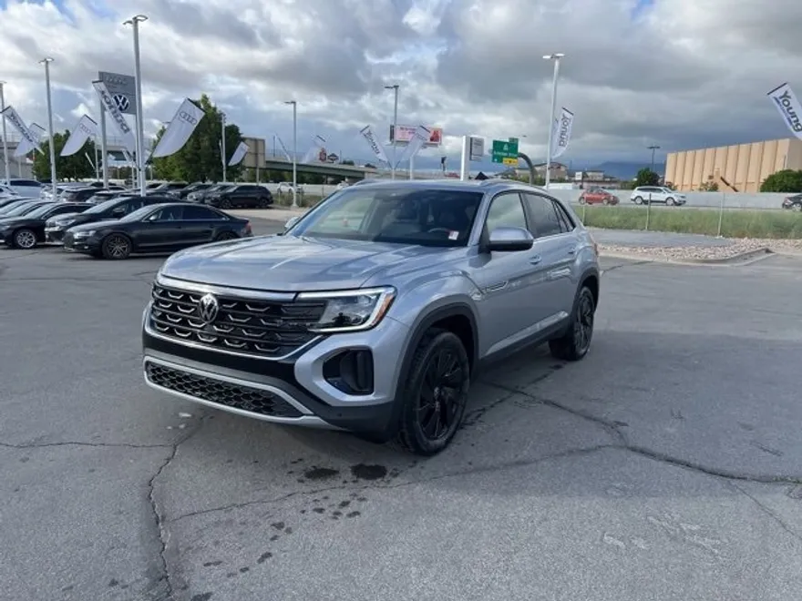 2025 Volkswagen Atlas Cross Sport SE Technology photo 1