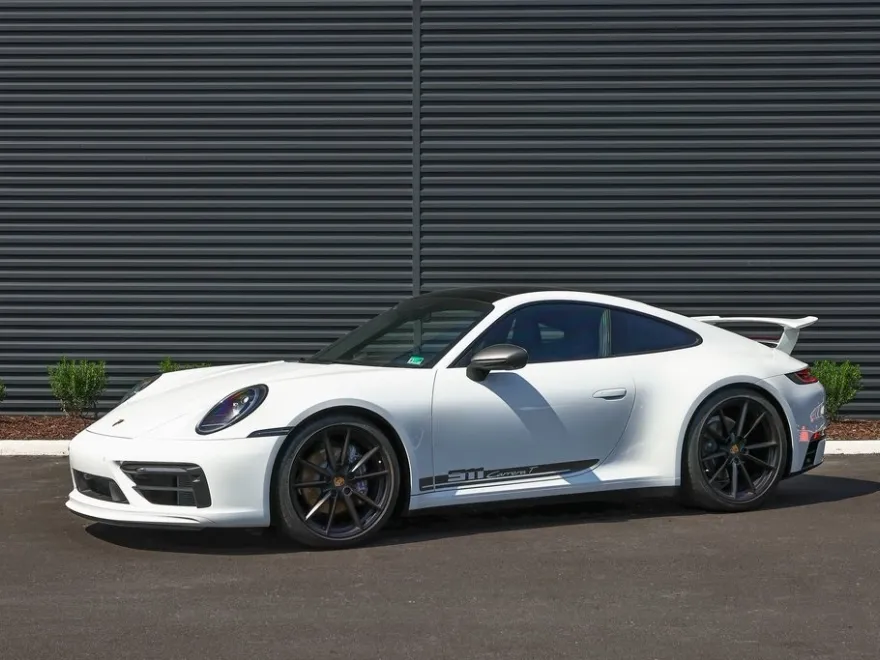 2024 Porsche 911 T photo 1