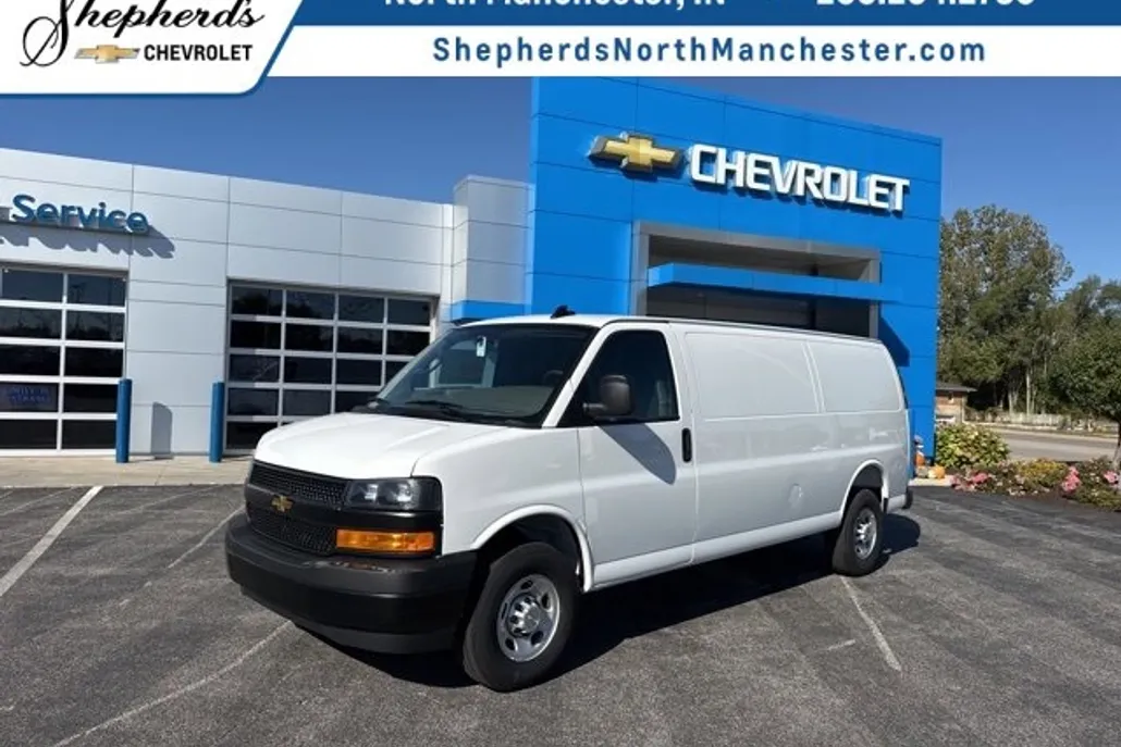 2025 Chevrolet Express Cargo 3500 photo 1