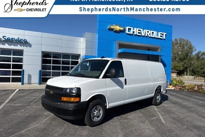2025 Chevrolet Express Cargo 3500 photo 1