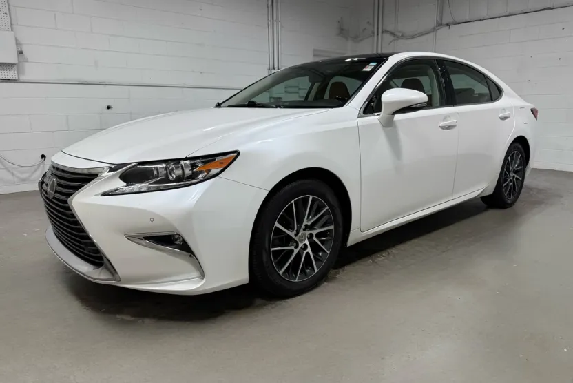 2018 Lexus ES 350 Luxury photo 1