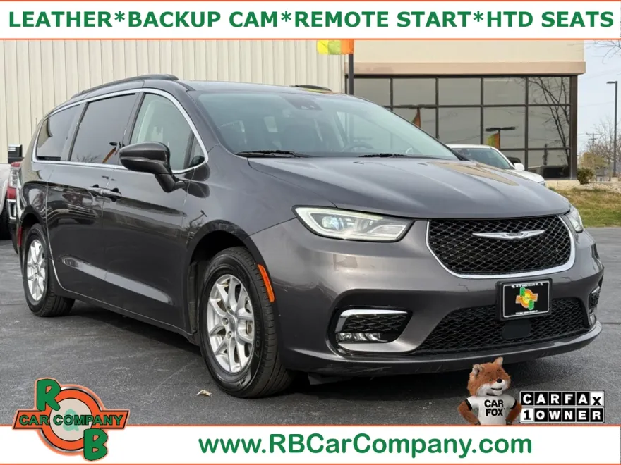 2022 Chrysler Pacifica Touring L photo 1