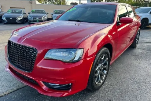 2016 Chrysler 300 photo 2