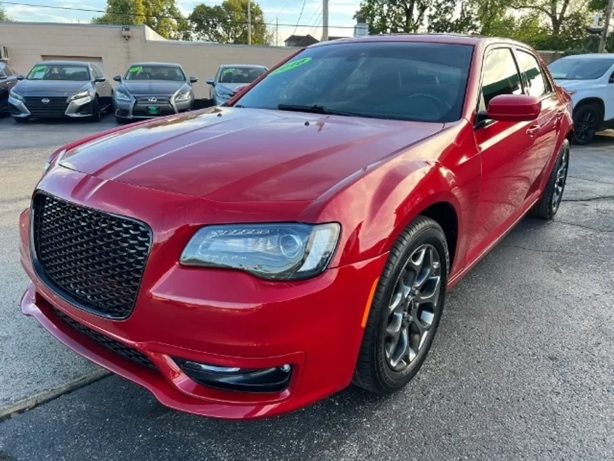 2016 Chrysler 300 photo 2