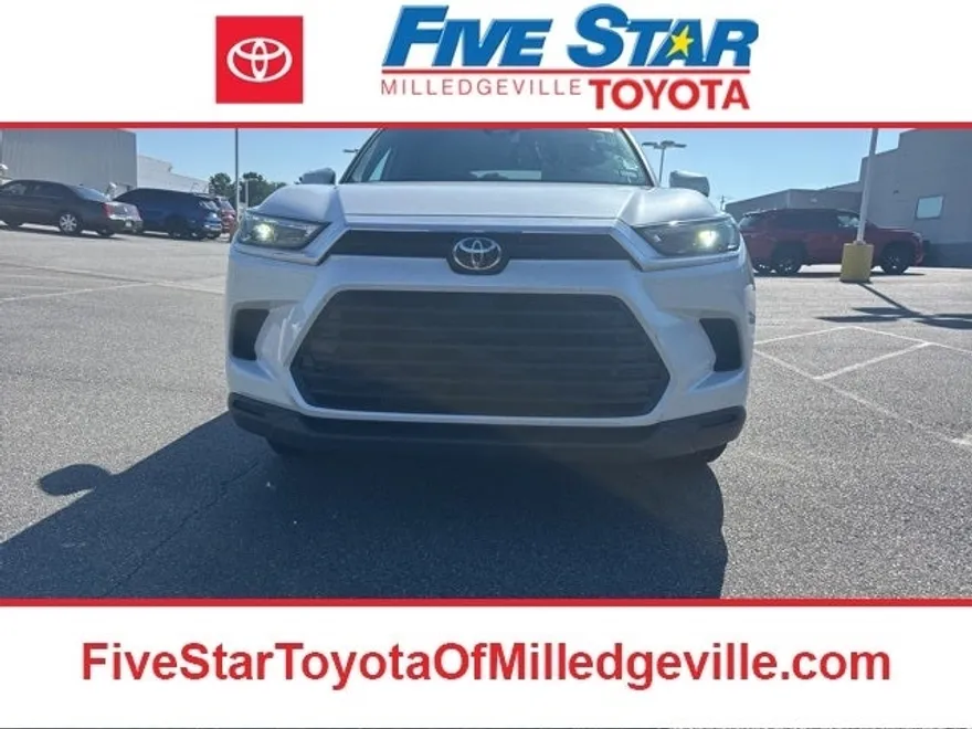 2024 Toyota Grand Highlander XLE photo 1