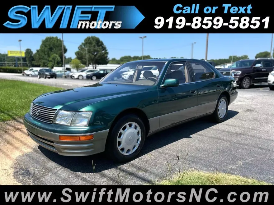 1997 Lexus LS 400 Luxury photo 1