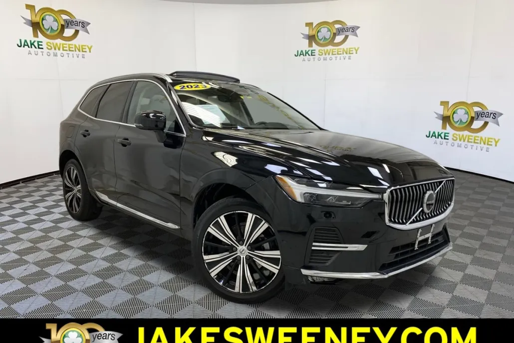 2023 Volvo XC60 B5 Plus photo 1
