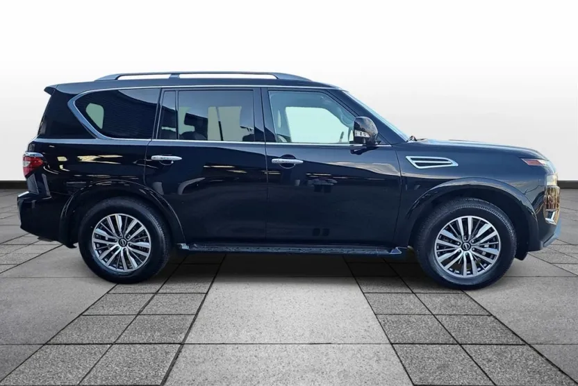 2023 Nissan Armada SL photo 1